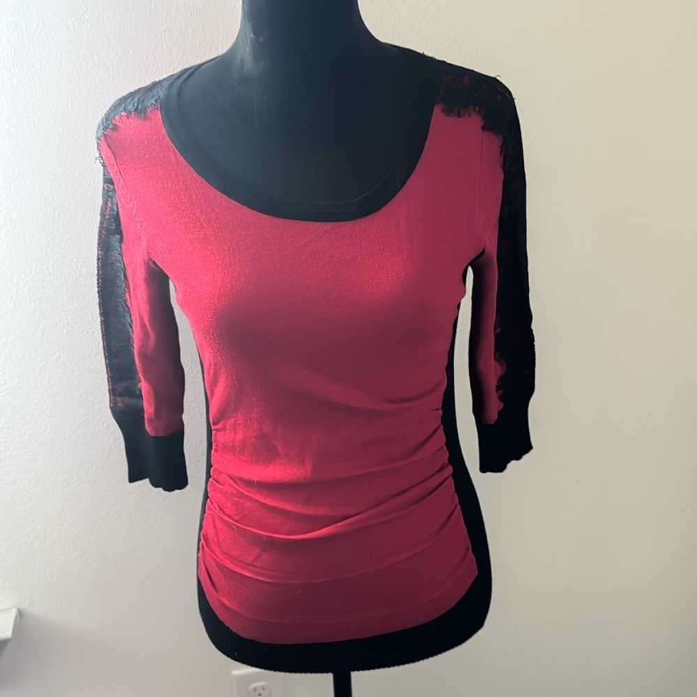 IZ Byer Sz 8 Red black lace trim soft sweater 3/4 sleeves pullover‎ scoop neck